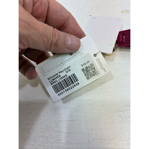 Lululemon NWT Silicone Keychain in Magenta with Gold Hardware OS - Picture 3 of 3